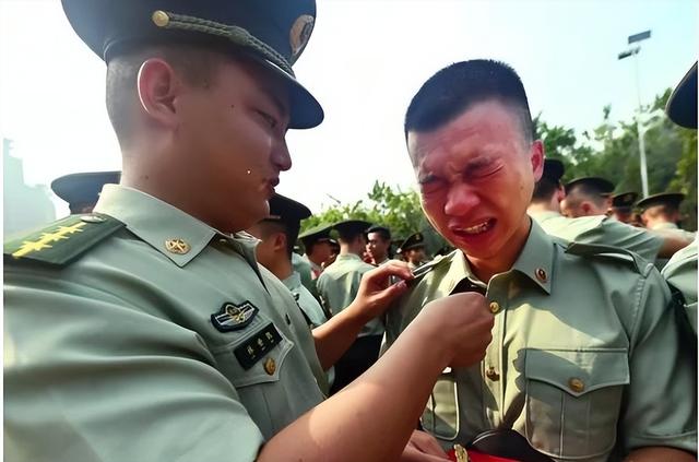 八一，100张图带你揭秘军人真实生活！看哭了，军人退伍泪崩瞬间！